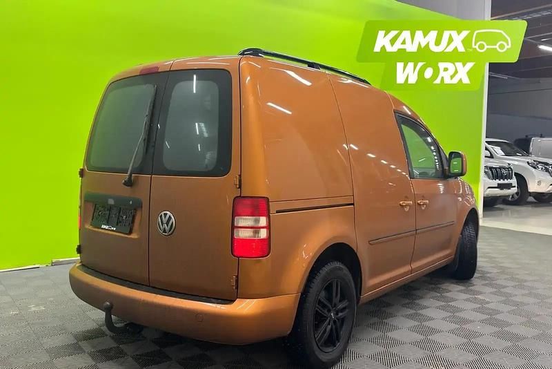 Käytetty VW Caddy Edition 102 HP (75 kW) 2014 Oranssi Tila-auto