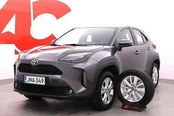 1g3 / 10 Käytetty 2023 Toyota Yaris Cross Active Katumaasturi | 26 590 € (Perustarjous) - Kuva 1/4