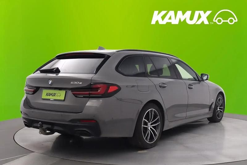 Käytetty BMW 530 M Sport 184 HP (135 kW) 2021 Hopea / harmaa Farmari