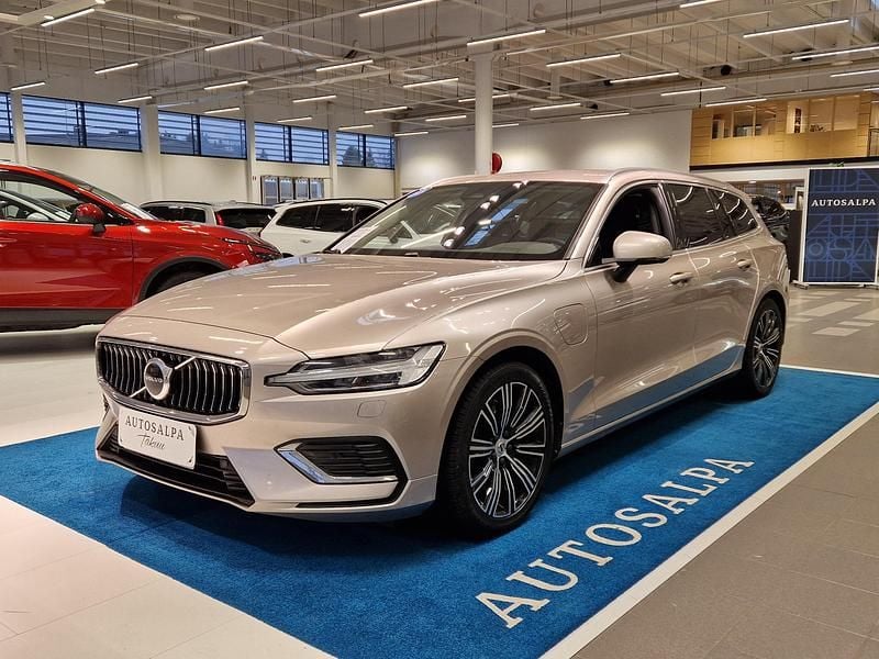 Käytetty 2023 Volvo V60 Plus Farmari | 32 900 € (Hyvä tarjous) - Kuva 1/4