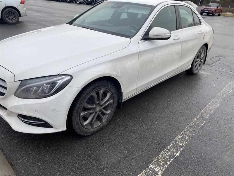 Käytetty Mercedes C180 Business 116 HP (85 kW) 2015 Valkoinen Sedan