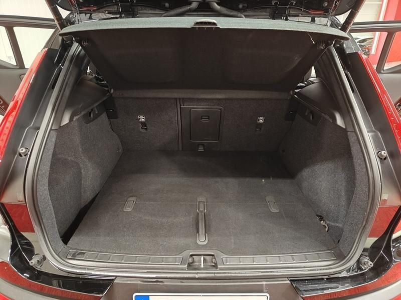 Käytetty Volvo XC40 Plus 169 kW (231 HP) 2023 Katumaasturi