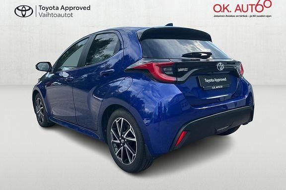 Käytetty Toyota Yaris Style 114 HP (83 kW) 2022 Sininen Viistoperä