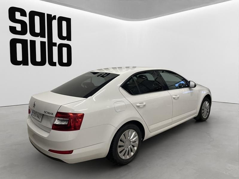 Käytetty Skoda Octavia Elegance 105 HP (77 kW) 2015 Sedan
