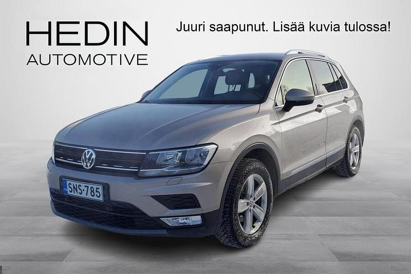Käytetty VW Tiguan Comfortline 150 HP (110 kW) 2016 Ruskea Katumaasturi