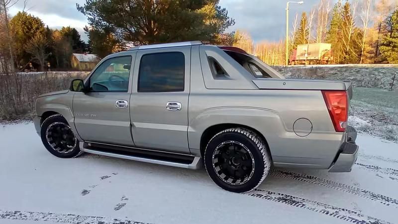 Käytetty Cadillac Escalade 2002