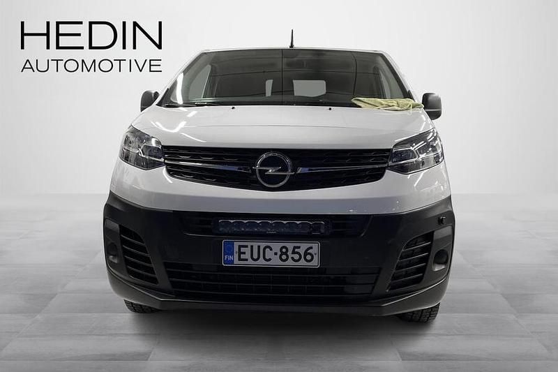 Käytetty Opel Vivaro Comfort 144 HP (105 kW) 2022 Valkoinen Tila-auto