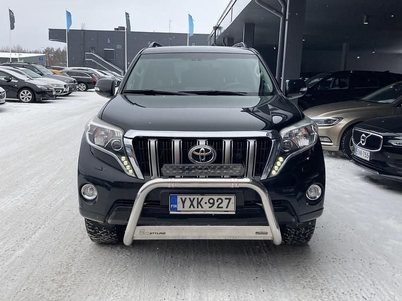 Käytetty Toyota Land Cruiser Luxury 190 HP (139 kW) 2014 Farmari