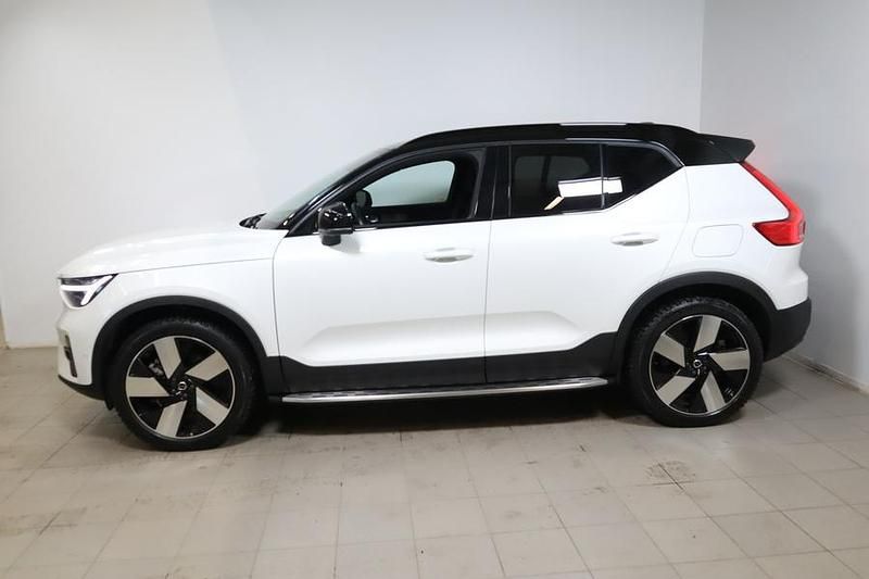 Käytetty Volvo EX40 Ultra 300 kW (408 HP) 2025 Valkoinen Katumaasturi