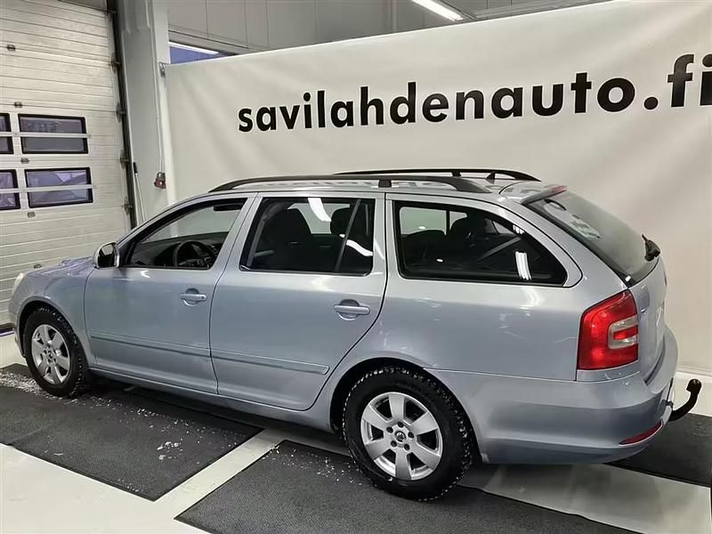 Käytetty Skoda Octavia Style 204 HP (150 kW) 2011 Harmaa Farmari