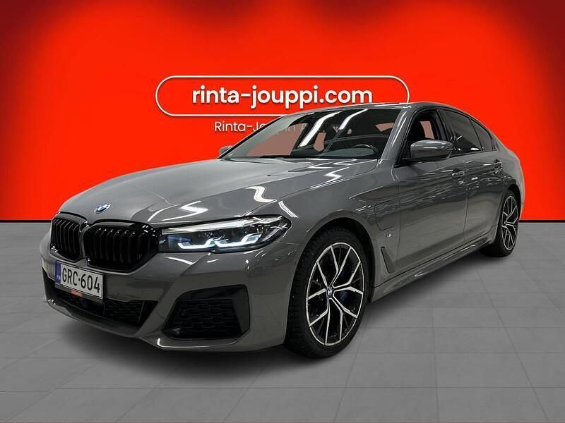 Käytetty 2021 BMW 545e M Sport Sedan | 39 890 € - Kuva 1/3