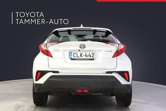 Käytetty Toyota C-HR Active 122 HP (89 kW) 2018 Valkoinen Katumaasturi