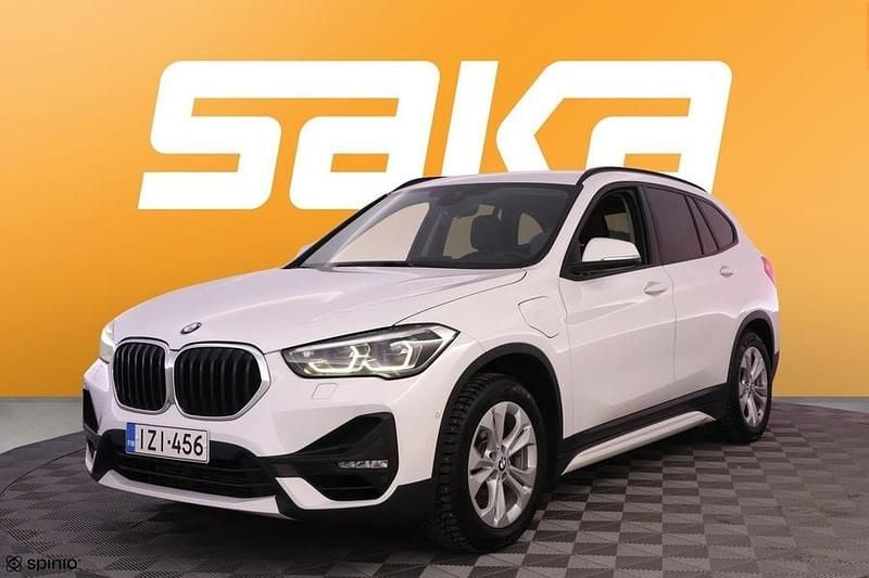 Käytetty BMW X1 Sport Line 220 HP (161 kW) 2021 Katumaasturi