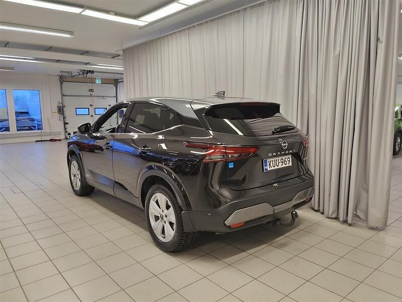 Käytetty Nissan Qashqai Tekna 190 HP (139 kW) 2022 Musta Katumaasturi