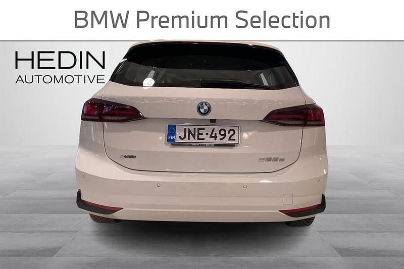 Käytetty BMW 225 Active Tourer 245 HP (180 kW) 2023 Tila-auto