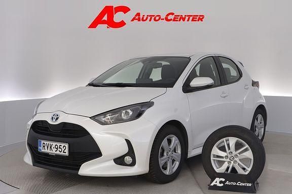Valkoinen Käytetty 2023 Toyota Yaris Active Viistoperä | 20 890 € (Perustarjous) - Kuva 1/4