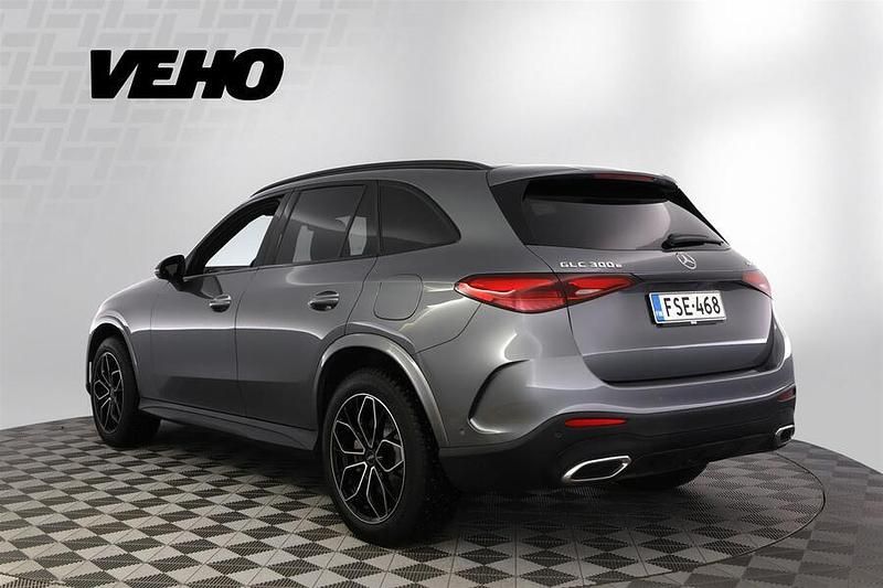 Käytetty Mercedes GLC300e Advanced Plus 313 HP (230 kW) 2023 Harmaa Katumaasturi