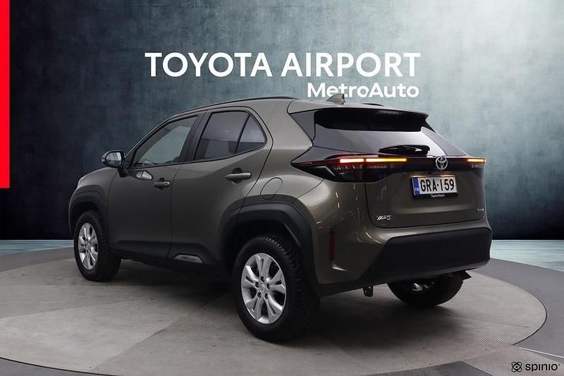 Käytetty Toyota Yaris Cross 116 HP (85 kW) 2024 Ruskea (beige) Katumaasturi