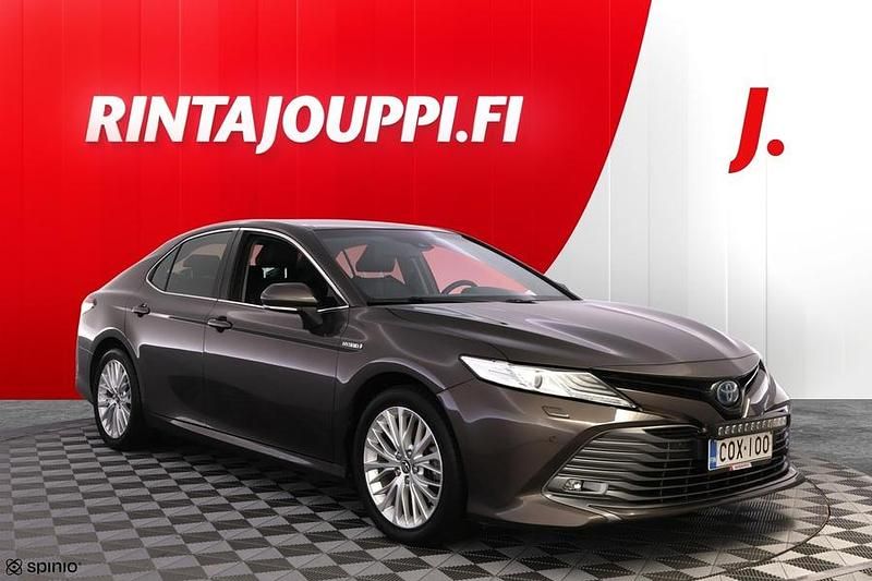 Harmaa Käytetty 2019 Toyota Camry Business Edition Sedan | 25 990 € (Perustarjous) - Kuva 1/3
