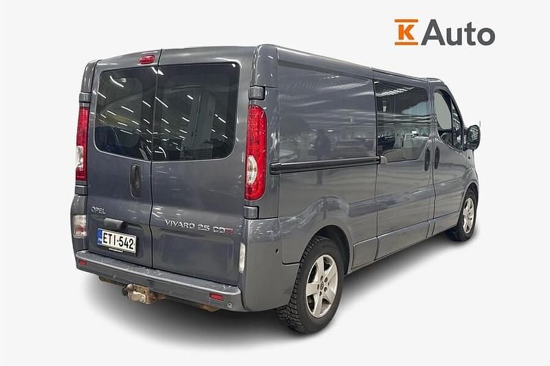 Käytetty Opel Vivaro 146 HP (107 kW) 2011 Harmaa Tila-auto