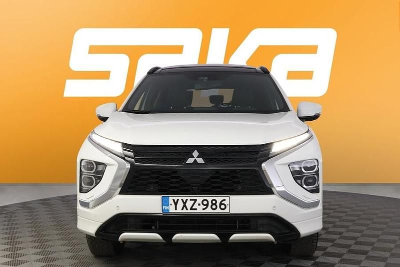 Käytetty Mitsubishi Eclipse Cross Intense 218 HP (160 kW) 2021 Katumaasturi