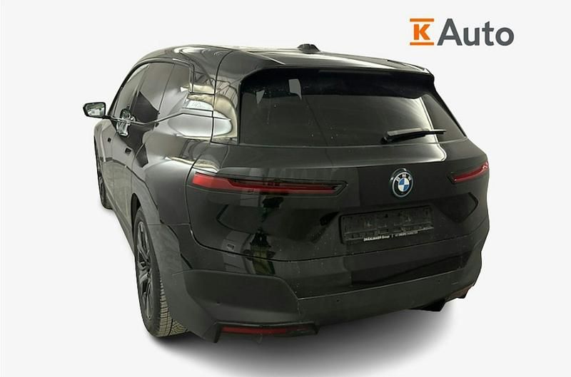 Käytetty BMW iX 239 kW (326 HP) 2022 Musta Katumaasturi