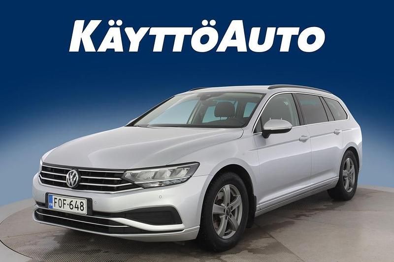 Käytetty VW Passat Style 150 HP (110 kW) 2019 Hopea Farmari