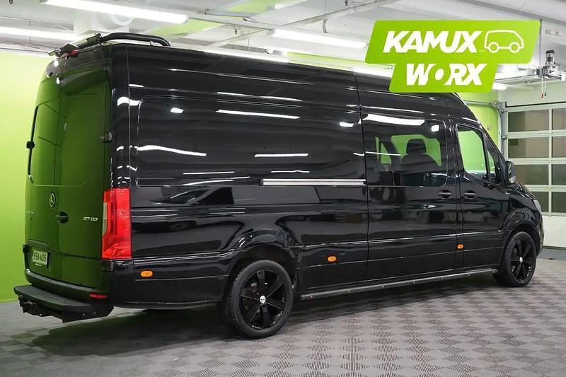 Käytetty Mercedes Sprinter 170 HP (125 kW) 2021 Musta Van