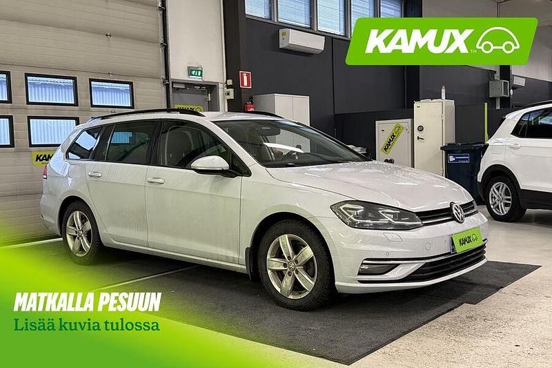 Valkoinen Käytetty 2018 VW Golf VII Comfortline Farmari | 10 900 € (Perustarjous) - Kuva 1/4
