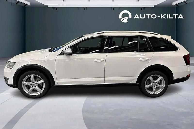 Käytetty Skoda Octavia 184 HP (135 kW) 2017 Valkoinen Farmari