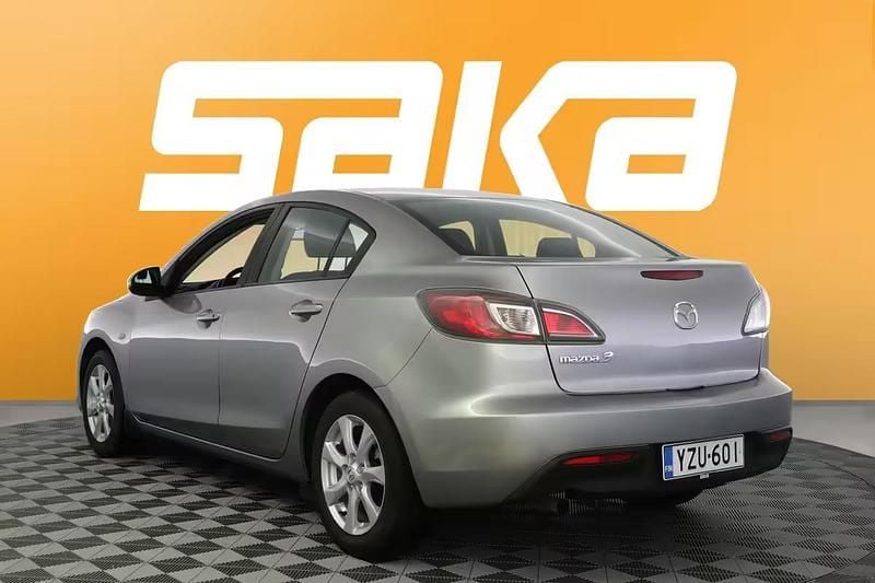 Käytetty Mazda 3 105 HP (77 kW) 2011 Sedan