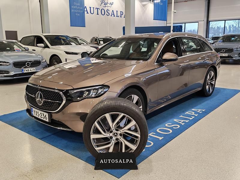 Käytetty Mercedes E300 Avantgarde 197 HP (144 kW) 2024 Ruskea Farmari