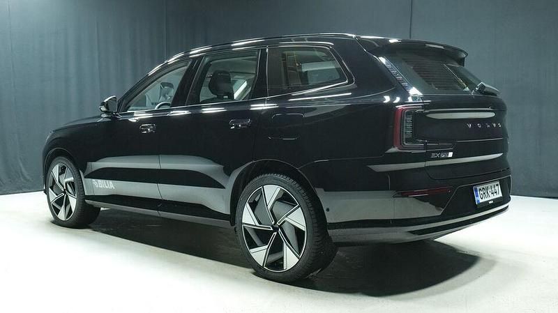 Käytetty Volvo EX90 Performance 380 kW (517 HP) 2025 Musta Katumaasturi