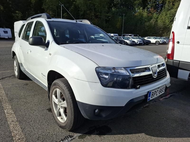 Valkoinen Käytetty 2011 Dacia Duster Lauréate Katumaasturi | 9 490 € (Hyvä tarjous) - Kuva 1/4