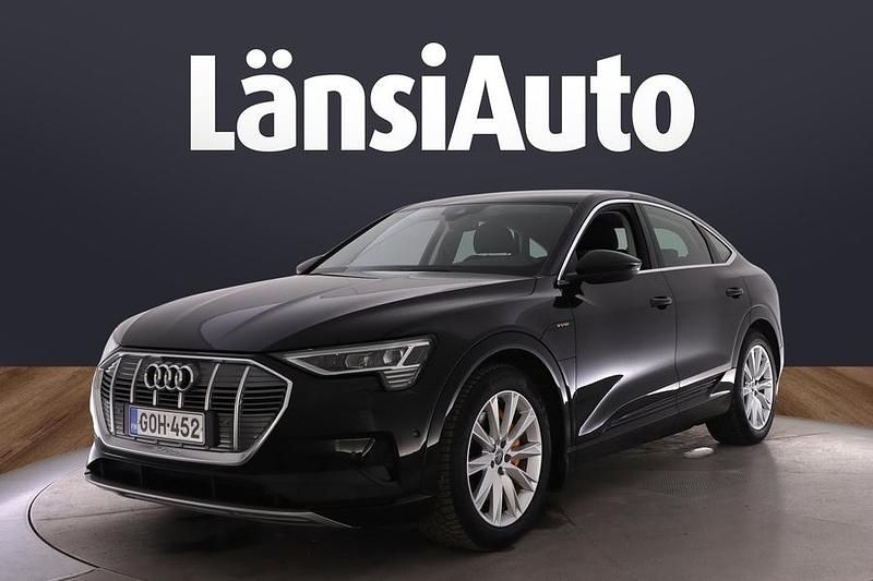 Musta Käytetty 2020 Audi e-tron Katumaasturi | 26 690 € (Perustarjous) - Kuva 1/1