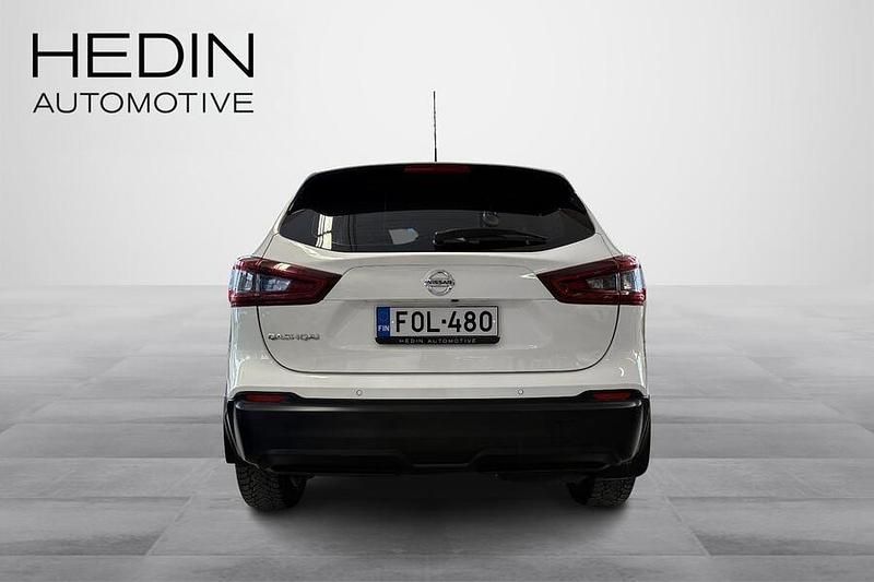 Käytetty Nissan Qashqai Acenta 150 HP (110 kW) 2020 Valkoinen Katumaasturi