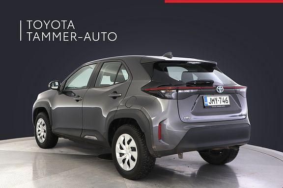 Käytetty Toyota Yaris Cross Active 116 HP (85 kW) 2023 Harmaa Katumaasturi