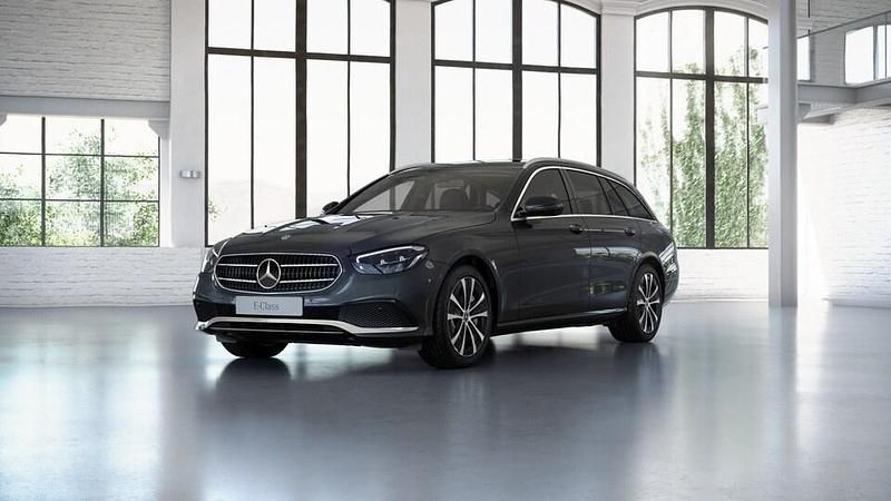 Käytetty Mercedes E300 Avantgarde 194 HP (142 kW) 2021 Farmari