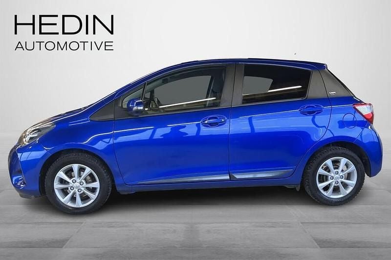 Käytetty Toyota Yaris Multidrive S 112 HP (82 kW) 2020 Sininen Viistoperä