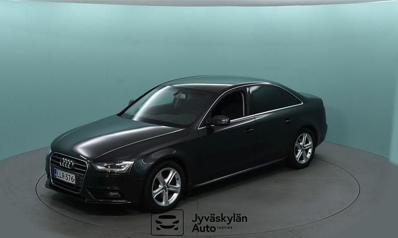 Käytetty Audi A4 Business 170 HP (125 kW) 2012 Harmaa Sedan