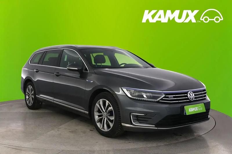 Hopea / harmaa Käytetty 2017 VW Passat GTE Farmari | 9 500 € (Perustarjous) - Kuva 1/4