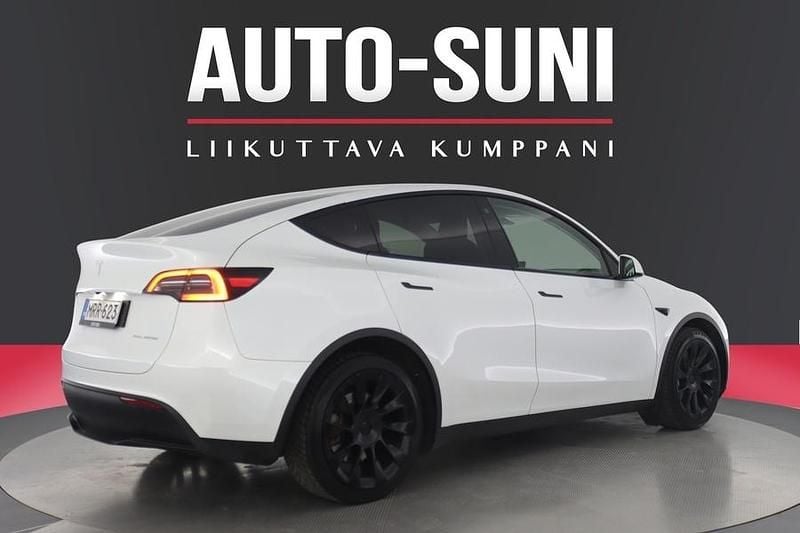 Käytetty Tesla Model Y 258 kW (351 HP) 2023 Katumaasturi