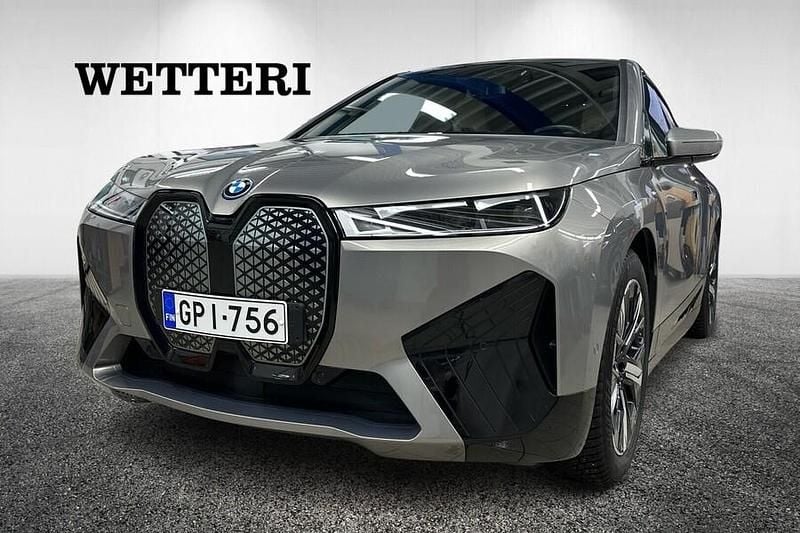 Harmaa Käytetty 2022 BMW iX Comfort Edition Katumaasturi | 52 880 € (Perustarjous) - Kuva 1/4