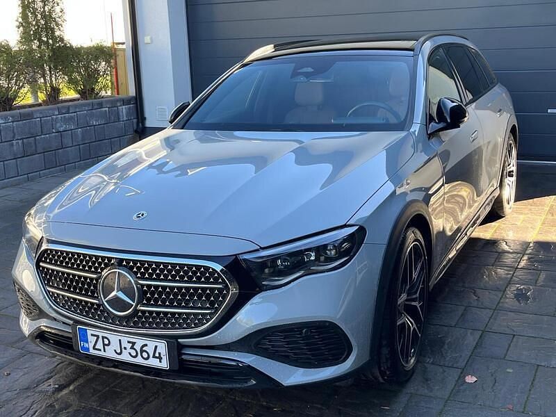 Käytetty Mercedes E300 313 HP (230 kW) 2024 Farmari