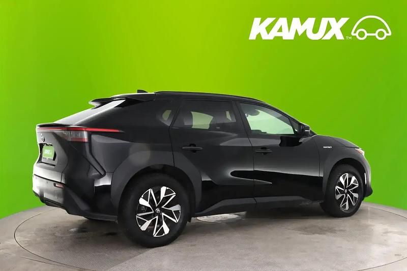 Käytetty Toyota bZ4X Style 150 kW (204 HP) 2023 Musta Katumaasturi