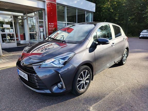 Harmaa Käytetty 2019 Toyota Yaris Multidrive S Viistoperä | 15 990 € (Hyvä tarjous) - Kuva 1/4