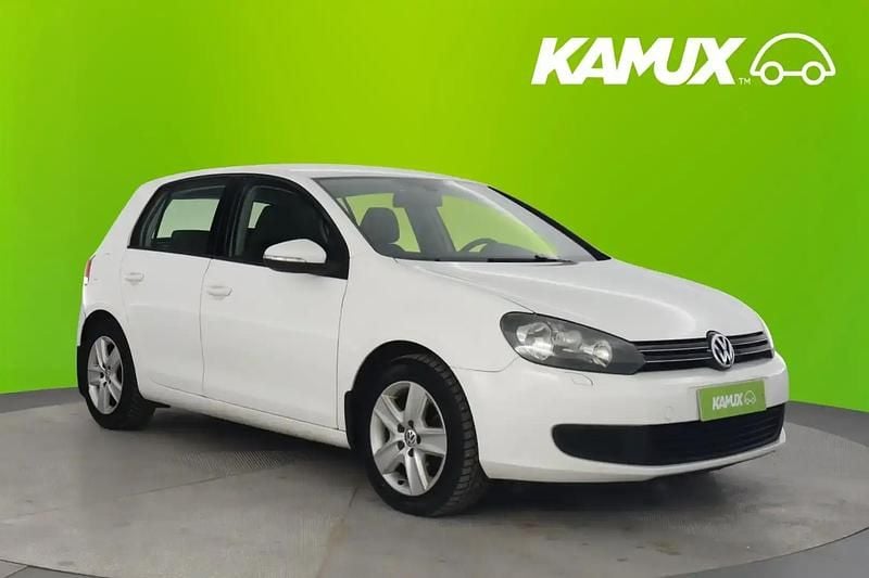 Valkoinen Käytetty 2010 VW Golf VI Comfortline Sedan | 5 380 € (Perustarjous) - Kuva 1/4