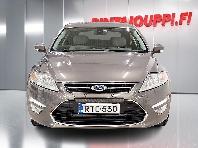 Käytetty Ford Mondeo Titanium 160 HP (117 kW) 2011 Ruskea Sedan