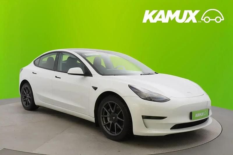 Valkoinen Käytetty 2022 Tesla Model 3 Sedan | 29 390 € (Perustarjous) - Kuva 1/4