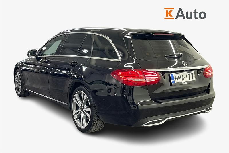 Käytetty Mercedes C250 Business 170 HP (125 kW) 2015 Musta Farmari